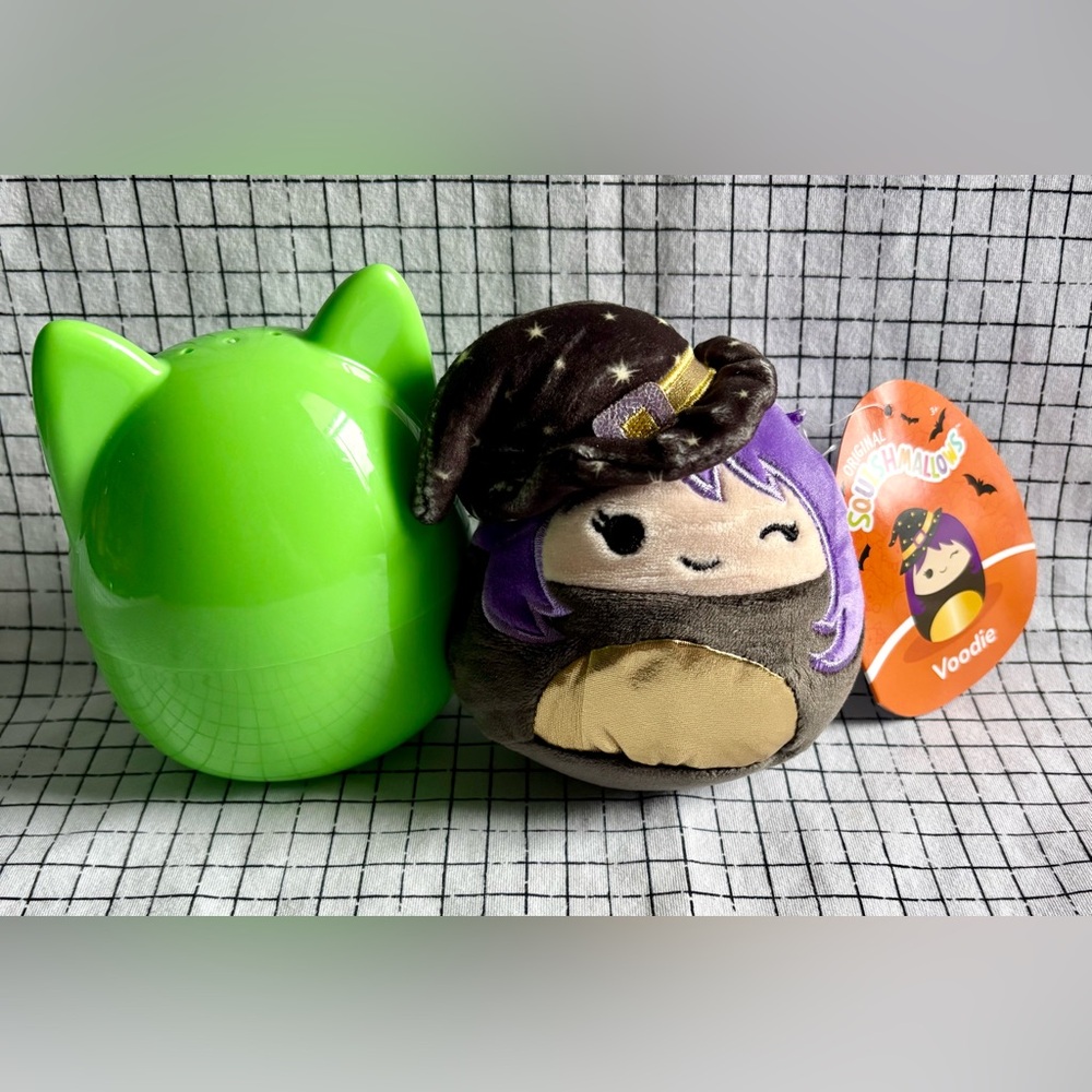 Voodie the Witch 4” Squishmallow - Picture 3 of 3